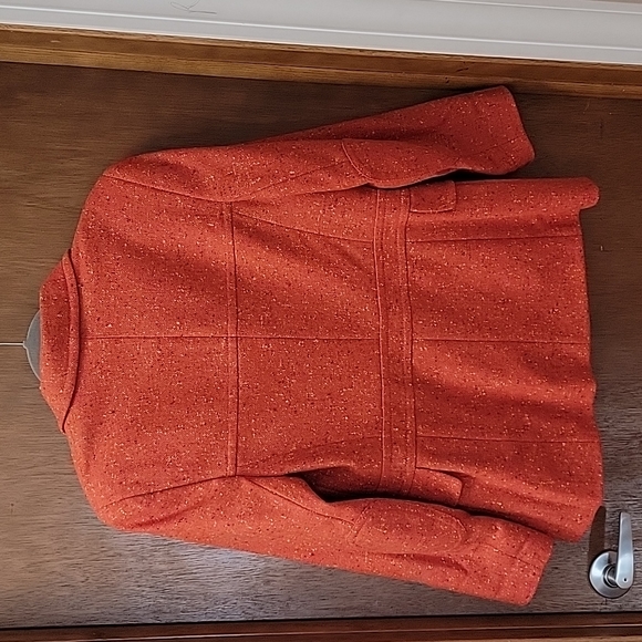 ESCADA VINTAGE size 42 Orange Jacket. Like new. - Picture 7 of 16
